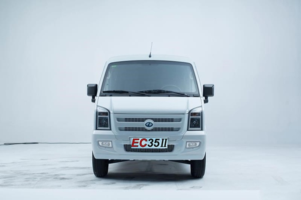 瑞驰EC35Ⅱ荣获第三届中国新能源汽车“金熊猫奖”最畅销车型奖